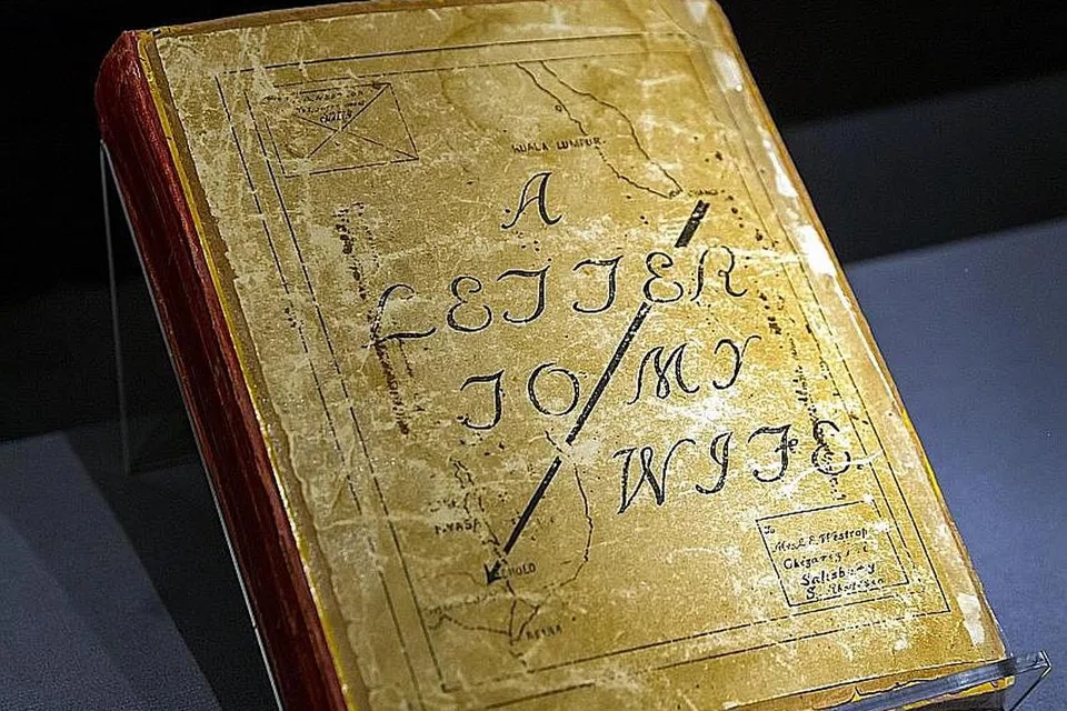 KISAH POW JEPUN DI CCM: Diari 400 halaman milik Encik Arthur Westrop yang menulis setiap catatan sebagai surat kepada isterinya di Afrika. - Foto CCM