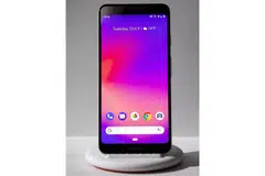 GOOGLE PIXEL 3: Telefon bijak ini dikuasai sistem memproses terkini Android 9 Pie dan dilengkapi dengan cip memproses Qualcomm Snapdragon 845 dengan daya ingatan RAM 4 GB. Skrinnya berukuruan 5.5 inci. Harga permulaan Google Pixel 3 ialah $1,249 (tanpa kontrak). - Foto GOOGLE 