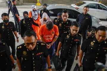 SPRM, kes rasuah, bekas Panglima Tentera Darat M’sia, 2 isteri, 