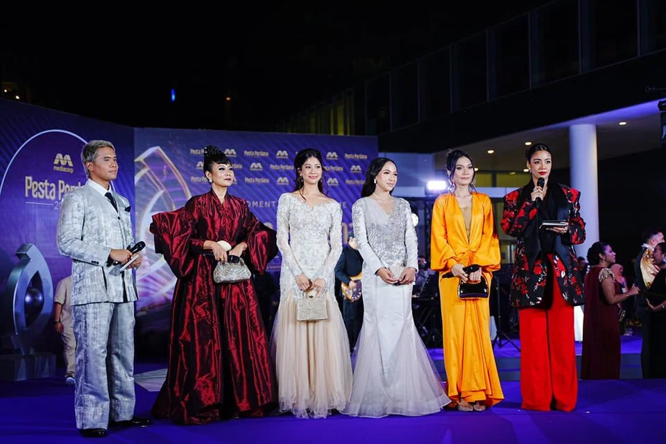 Wahyu Rahman, Sofia Dendroff, Daya AJ, Lydia Asyiqin 