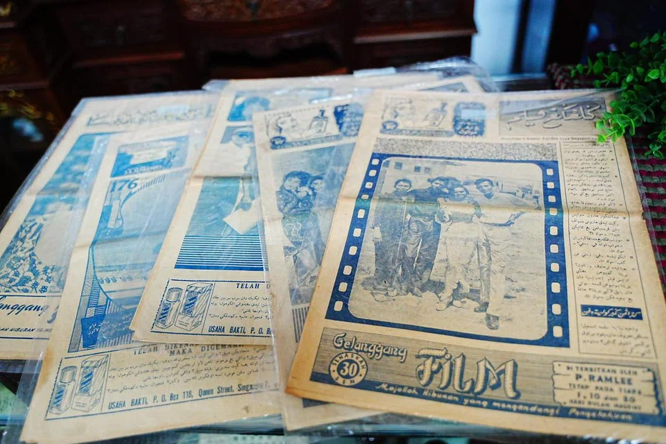 Majalah, ‘Gelanggang Film’, memaparkan dunia perfileman Melayu klasik yang diterbitkan sekitar 1960-an. 