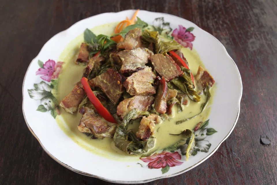 Daging salai masak lemak cili api antara menu wajib dicuba pelancong yang melawat Negeri Sembilan. 
