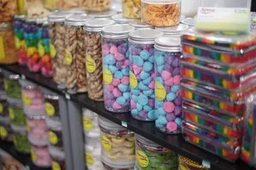 Antara yang tersedia di acara Halal Eid Expo 2024 ini adalah kuih-muih, kek, bahan masakan dan pelbagai lagi. 