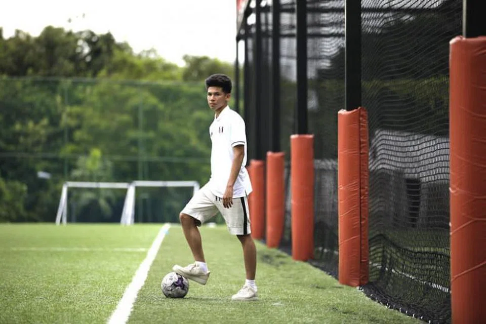 PILIH THAILAND: Ben Davis, pemain bola sepak kelab Fulham, mendedahkan dalam satu wawancara bersama televisyen Thailand, bahawa beliau telah memilih kewarganegaraan Thailand berbanding pilihan lain seperti Singapura, Wales dan England. - Foto fail. 