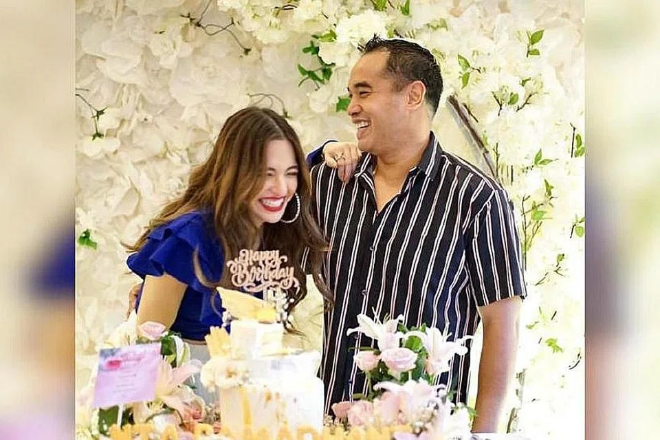 MENGAKU SALAH: Nia yang dikenali dalam kalangan peminat di Singapura setelah menjayakan sinetron Bawang Putih Bawang Merah, mengakui mengambil bahan terlarang dan menggunakannya sejak lima bulan lalu sementara suaminya, Ardi menyerah diri sejurus Nia ditahan polis. Ardi mengakui sudah lama menghisap syabu secara haram di kediaman mereka. - Foto INSTAGRAM NIA RAMADHANI