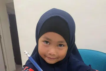 Pelajar Kelas Bimbingan Prasekolah (KBPS) di Cordova, Nur Ayra Muhammad Nazri, gemar melalukan aktiviti di dalam buku agamanya yang mempunyai ruang untuk murid mewarna, melukis dan menampal pelekat, yang disertakan di dalam buku Darul Andalus itu.                                                                                                                                                                                   