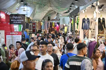 Memandangkan orang ramai dijangka berada di Geylang Serai semasa musim perayaan ini, seperti dalam gambar yang diambil pada penghujung Ramadan 2024, pengunjung diingatkan supaya berwaspada dan menjaga barang milik mereka ketika membeli-belah.