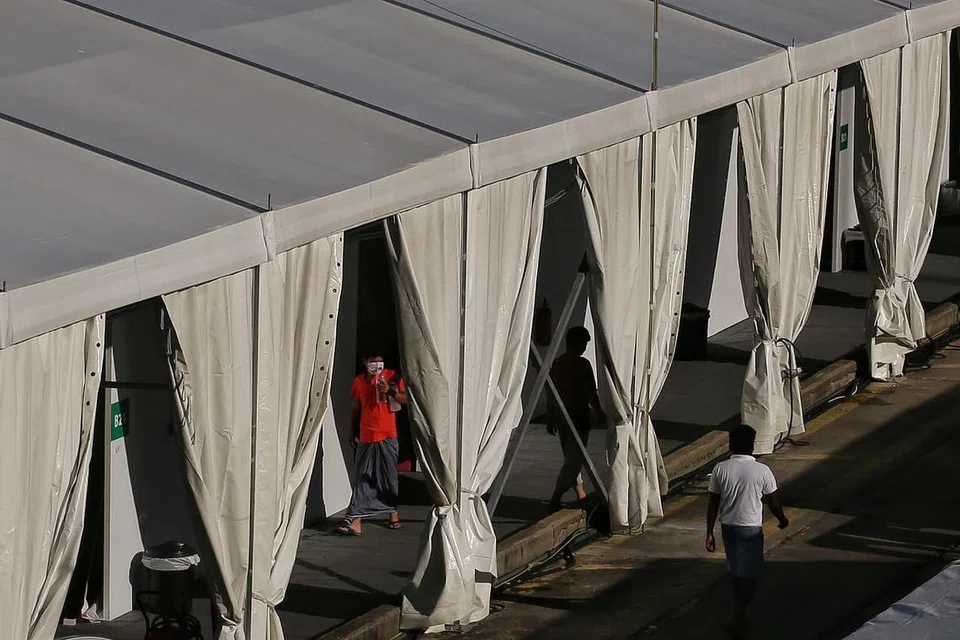 JANGKITAN COVID-19: Sejumlah 305 kes baharu jangkitan Covid-19 dilaporkan sehingga 12 tengah hari ini. Menurut Kementerian Kesihatan, sebahagian besar adalah pemegang Permit Kerja di asrama. 