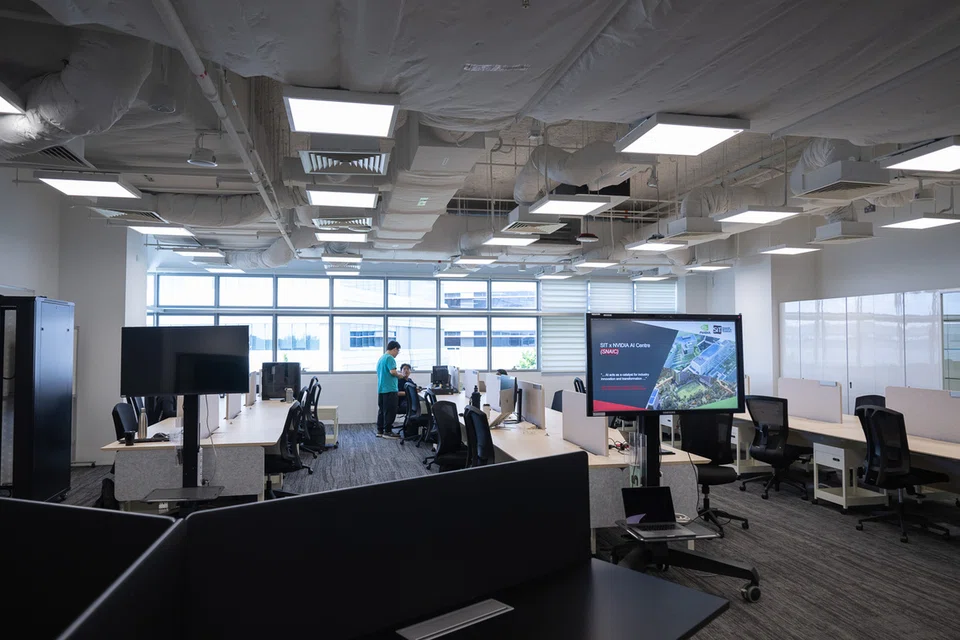 Meskipun belum dilancarkan sepenuhnya, Pusat AI SIT x NVIDIA telah menjadi ruang penyelidikan bagi 18 siswa peringkat Doktor Falsafah (PhD) dan jurutera penyelidikan sepenuh masa. 