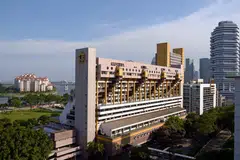 Setelah ia selesai dibina pada 1973, Golden Mile Complex merupakan salah satu bangunan serba guna besar yang pertama di Singapura, yang menyepadukan penggunaan komersial, rekreasi serta perumahan di bawah satu bumbung. - FOTO: Fail 