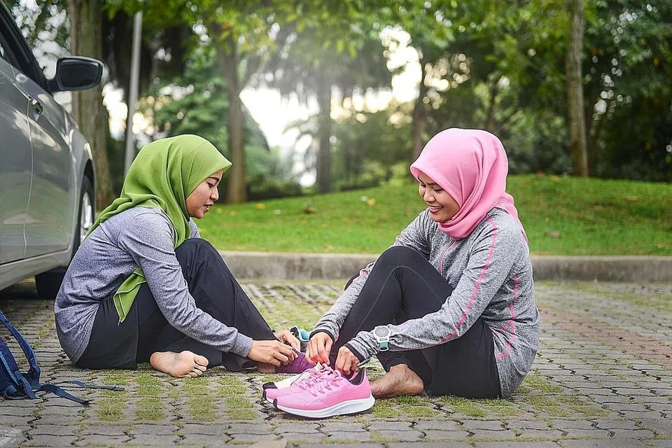 KEBAIKAN AKTIFKAN DIRI: Untuk mendapatkan kesihatan yang baik serta berpanjangan, individu semua peringkat umur perlu melakukan aktiviti fizikal secara konsisten. - Foto ISTOCKPHOTO