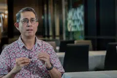 Menteri Negara (Ehwal Dalam Negeri merangkap Pembangunan Negara), Profesor Madya Dr Muhammad Faishal Ibrahim, menggesa masyarakat supaya terus berwaspada dan memainkan peranan membantu mencegah remaja daripada terlibat dalam pengganasan.