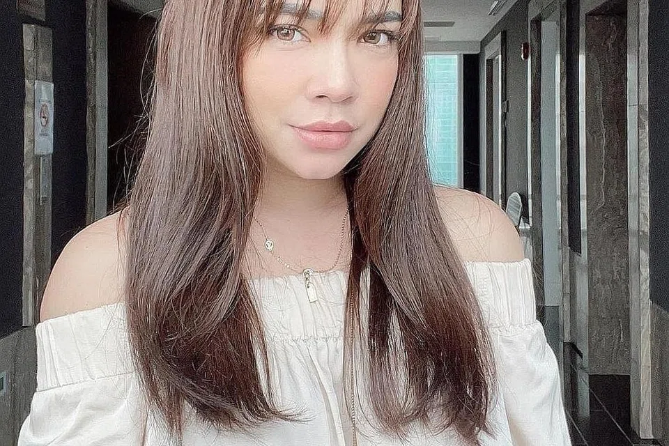 TEMPAH BILIK TERTUTUP: Nora Danish turut menghubungi pihak restoran terlebih dahulu bagi memastikan jumlah pelanggan yang dibenarkan, supaya makan malam bersama keluarga berjalan dengan lancar. - Foto INSTAGRAM NORA DANISH