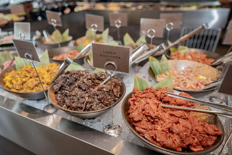Jing Hotpot & BBQ menawarkan pelbagai pilihan ayam perap untuk pengalaman barbeku yang memuaskan.
