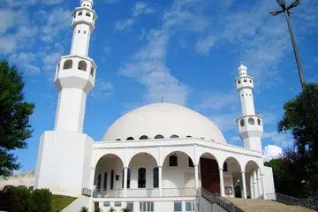 MASJID OMAR IBN AL-KHATAB: Mendapat inspirasi daripada Masjid Al-Aqsa di Baitulmakdis.