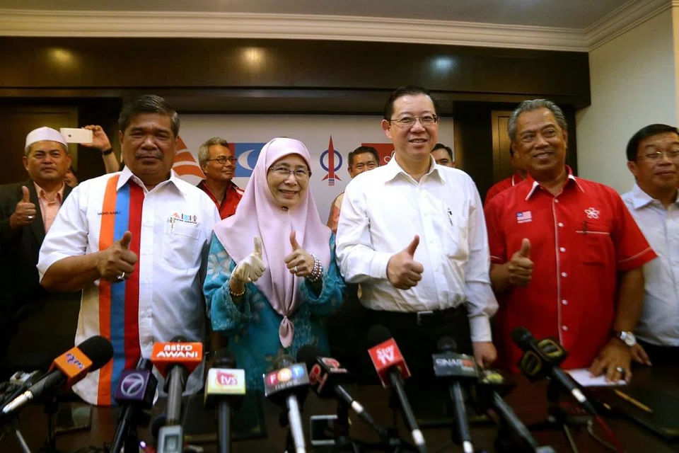 Pemimppin Pakatan Harapan (dari kiri) Encik Mohamad Sabu daripada Amanah, Datin Dr Wan Azizah Ismail daripada PKR, Encik Lim Guan Eng daripada DAP, dan Tan Sri Muhyiddin Yassin daripada PPBM. 