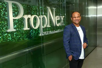 MESTI KEKAL RELEVAN: Pengerusi Eksekutif dan Ketua Pegawai Eksekutif (CEO) PropNex, Encik Ismail Gafoor, menggalak ejen hartanahnya pertingkat kemahiran dan pengetahuan supaya kekal relevan dalam industri dan memberi perkhidmatan terbaik kepada pelanggan.