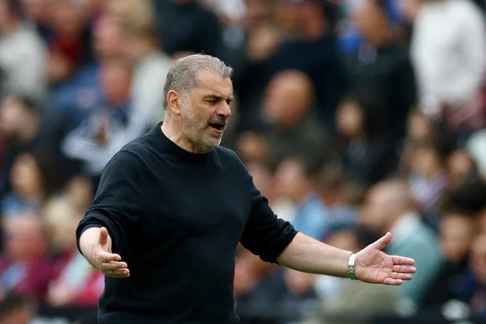 Ramai menantikan jikalau ramalan jurulatih Spurs, Ange Postecoglou, yang mengatakan bahawa beliau selalunya akan menang piala pada musim kedua, menjadi kenyataan. Untuk merealisasikan ramalan itu, beliau perlu menewaskan Manchester United di final Liga Europa pada 22 Mei di Stadium San Mames di Bilbao. 