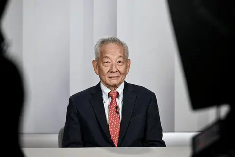 TAHU CARA LIBAT DIRI: Calon Presiden, Encik Ng Kok Song, berkata beliau faham bagaimana jentera pemerintah berfungsi dan tahu cara-cara untuk melibatkan diri dengan berkesan tanpa membuat gangguan.