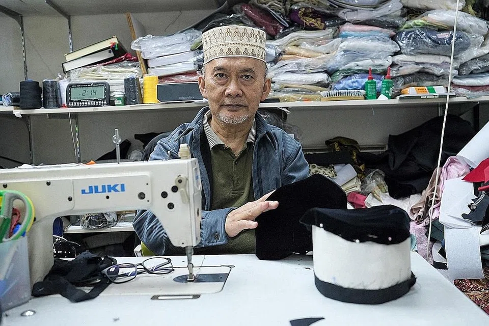 BUKA KEDAI BARU: Encik Abdul Wahab Abdullah telah membuka satu lagi kedai di tingkat dua City Plaza sejak Disember 2022 dan merancang untuk meneruskan operasi dari kedai tersebut, yang kini hanya dikendalikan isterinya.