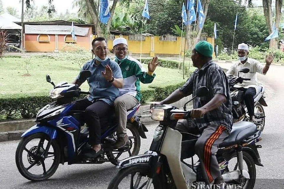 BN diwakili calonnya, Mohd Sharim Md Zain, (kiri) meraih 13,872 undi.