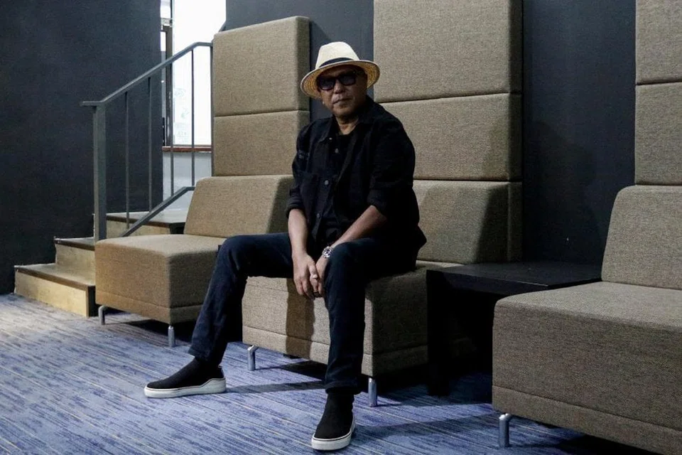 Datuk Hattan berasa sudah sampai masanya bersara daripada dunia nyanyian pada Jun ini kerana terasa penat dan ingin memberi ruang kepada penyanyi generasi muda.