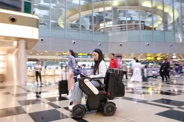 Kerusi roda itu menjadi pilihan untuk penumpang yang menaiki syarikat penerbangan yang beroperasi dari Terminal 2 dan 3, serta menggunakan perkhidmatan pengendalian bagasi, Sats.