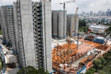 KERJA TERTANGGUH: Lima projek BTO tertangguh adalah Sky Vista @ Bukit Batok, Senja Heights dan Senja Ridges di Bukit Panjang, Marsiling Grove di Woodlands (gambar atas) serta West Coast Parkview di Clementi. - Foto BH oleh KELVIN CHNG, ZAOBAO