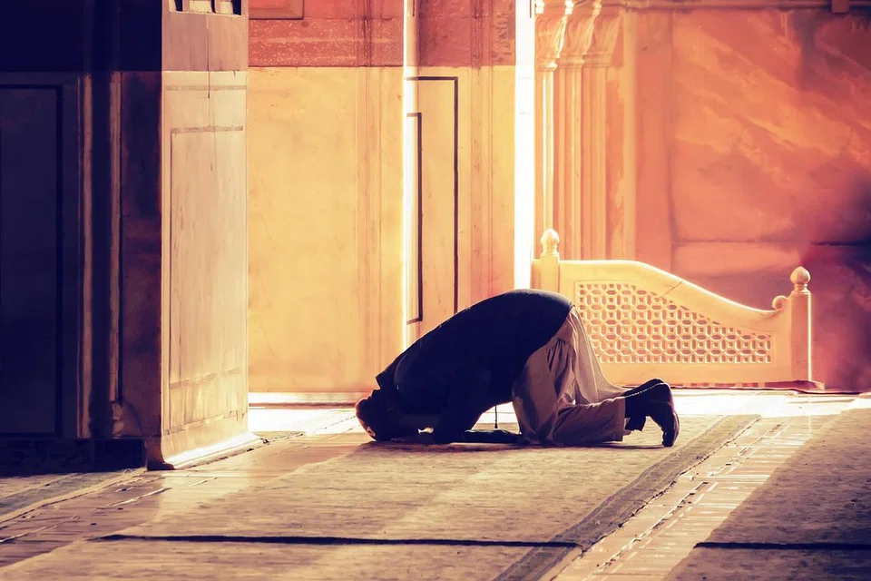 Salah satu perkara yang digalakkan oleh agama ketika kita membuat keputusan adalah melaksanakan solat sunat istikharah. 