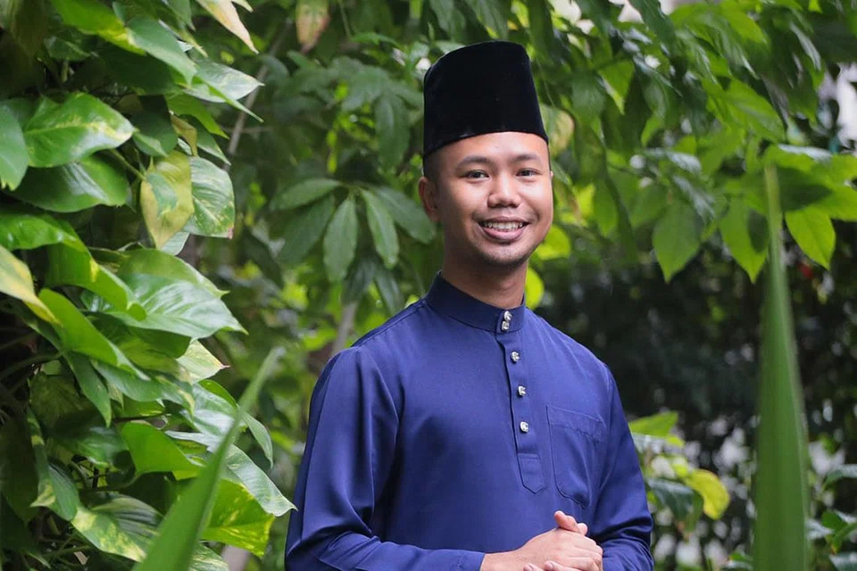 MINAT DARI KECIL: Encik Afi giat mengetengahkan pelbagai aspek budaya seni Melayu, dari nyanyian, kraf tangan, hingga muzik. - Foto BM oleh JASON QUAH
