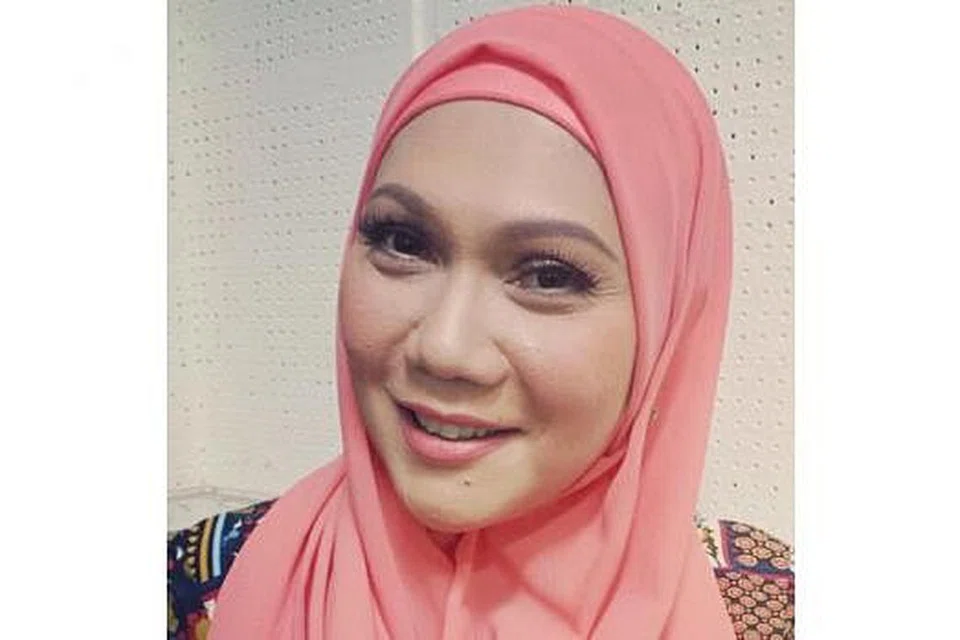 TIDAK LAGI SETAKAT BERLAKON: Mastura Ahmad telah mencuba banyak cabang lain dalam bidang lakonan seperti mengarah drama 'Refleksi 2'. - Foto ihsan MASTURA AHMAD