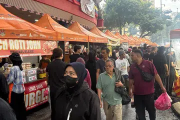 bazar Ramadan, TB, pelitup muka