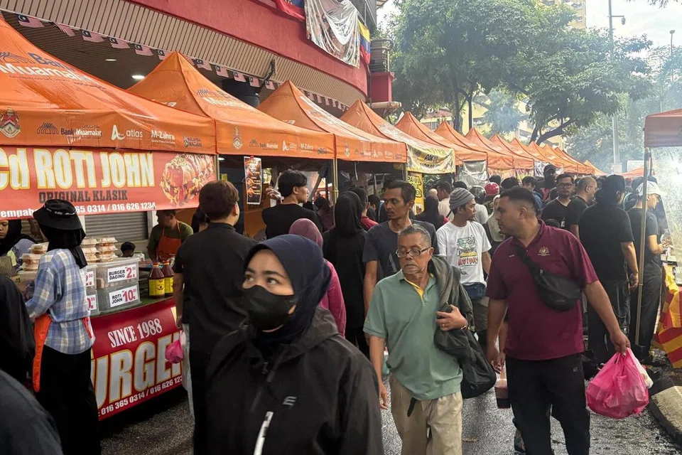 bazar Ramadan, TB, pelitup muka