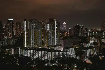 TENAGA DIPELIHARA: Dr Tan See Leng menekankan bahawa pemerintah telah secara aktif mencari cara untuk mempelbagaikan dan memelihara keselamatan tenaga negara. - Foto fail
