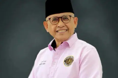 Veteran Umno yang juga Presiden Majlis Bekas Wakil Rakyat Malaysia (Mubarak), Tan Sri Dr Abdul Aziz Abdul Rahman. 