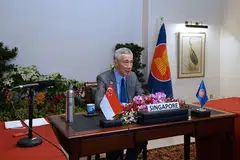 SIDANG TETAP DITERUSKAN: Encik Lee memberi ucapan di Sidang Asean ke-36 yang diadakan secara maya. - Foto MCI