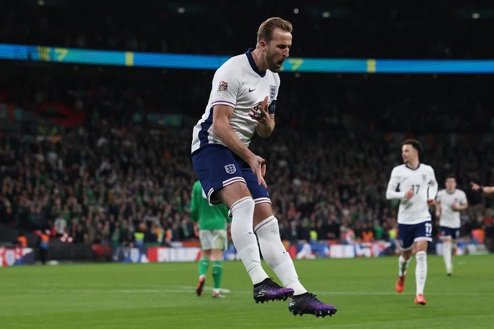 Harry Kane selepas menjaringkan gol 1-0 dari sepakan penalti semasa perlawanan Liga Negara-Negara Uefa di London.