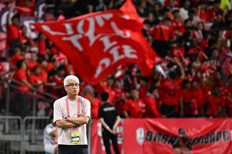 Ini merupakan Piala AFF pertama bagi ketua jurulatih skuad bola sepak Singapura, Tsutomu Ogura, yang dilantik pada Februari 2024. Prestasi beliau dan pasukannya boleh dibanggakan. Mereka berjaya mara ke peringkat separuh akhir pertandingan tersebut, di luar jangkaan ramai. Beliau berjaya melakukan perkara itu walaupun tanpa barisan pemain utama lain seperti Irfan, Ikhsan dan Ilhan Fandi dan Song Ui-young. 