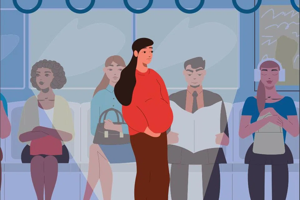 TERPAKSA BERDIRI: Meskipun mungkin sukar dipercayai, ramai wanita hamil berkongsi pengalaman tidak diberi tempat duduk oleh penumpang lain ketika dalam kereta api atau pengangkutan awam.