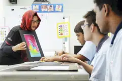 Guru yang mengajar di sekolah pendidikan khas (Sped) akan menerima gaji lebih tinggi dalam beberapa tahun akan datang. 
