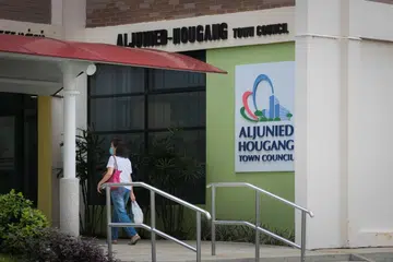 MINTA PENJELASAN: Kementerian Pembangunan Negara (MND) meminta Majlis Bandaran Aljunied-Hougang (AHTC) perjelas tugas dan kuasa Cik Sylvia Lim dan Encik Pritam Singh terhadap proses pembayaran dan pemerolehan.