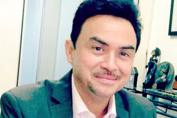 DR RAZAK BAGINDA: Dilaporkan didakwa di Perancis atas tuduhan rasuah dalam penjualan kapal selam kepada Malaysia. - Foto fail