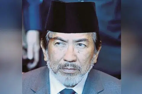 DIBEBASKAN DARI TUDUHAN: Mahkamah Tinggi hari ini melepas dan membebaskan bekas Ketua Menteri Sabah, Tan Sri Musa Aman, daripada semua 46 tuduhan rasuah dan pengubahan wang haram berhubung kontrak konsesi balak di Sabah.