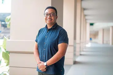 TAWAR BIMBINGAN: Encik Muhammad Hariz Husaini merupakan seorang Spesialis Pemulihan Pembetulan di Komand Pemulihan Masyarakat, Perkhidmatan Penjara Singapura, yang membimbing bekas pesalah berisiko tinggi di bawah Skim Penjagaan Luar Penjara Mandatori.