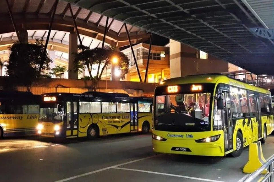 Kenderaan persendirian, teksi dan kereta privet yang mengambil atau menurunkan penumpang di laluan bas di Kompleks Sultan Abu Bakar (KSAB), Johor Bahru, akan dikenakan tindakan saman oleh Polis Diraja Malaysia (PDRM) dan Jabatan Pengangkutan Jalan (JPJ) bermula 1 Julai.