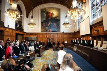 Para hakim Mahkamah Keadilan Antarabangsa (ICJ) bersidang bagi mendengar gesaan Afrika Selatan supaya mahkamah memerintahkan Israel segera menamatkan serangan daratnya ke atas Rafah di selatan Gaza.