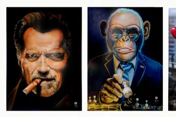 ‘Monkey Ideas’ dan ‘Human Touch’, 2024, adalah karya Seni Pop (Pop Art), oleh Saravanan Balasubramaniam, dari Australia. Media campuran di atas kanvas. 