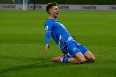 Pemain tengah Iceland, Kristian Nokkvi Hlynsson, meraikan gol penyamaan 2-2 beliau dalam perlawanan kelayakan Piala Dunia 2026 Kumpulan D antara Iceland dengan Perancis di Stadium Laugardalsvollur, Reykjavik, pada 13 Oktober 2025.