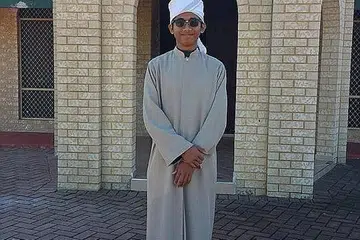 IMAM MASJID: Muhammad Farhan melaksana tugasnya membimbing jemaah di Masjid Ar-Rukun di Rockingham, berdekatan Perth. Kira-kira 70 jemaah menghadiri solat tarawih setiap malam di masjid itu. - Foto ABDUL RAHMAN BASRUN