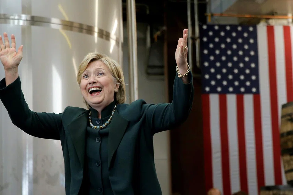 CIK HILLARY CLINTON: Mungkin perlu memberi keterangan mengenai sistem e-mel peribadinya sebagai sebahagian tuntutan mahkamah di bawah Akta Kebebasan Maklumat.